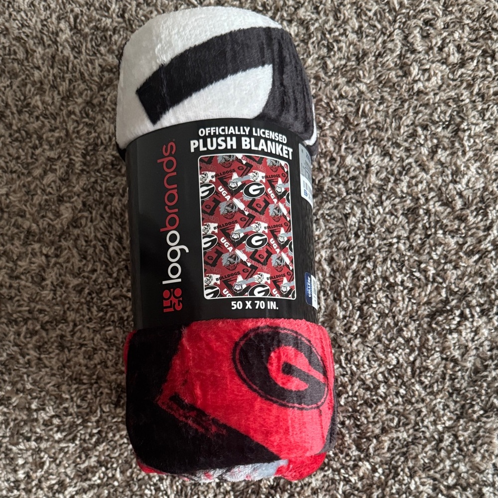 Red and Black Plush Blanket- Georgia College Football